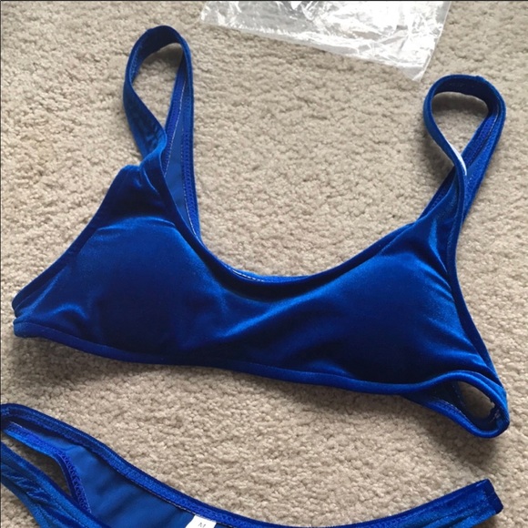 Royal Blue Velvet Bikini💙 - Picture 3 of 7